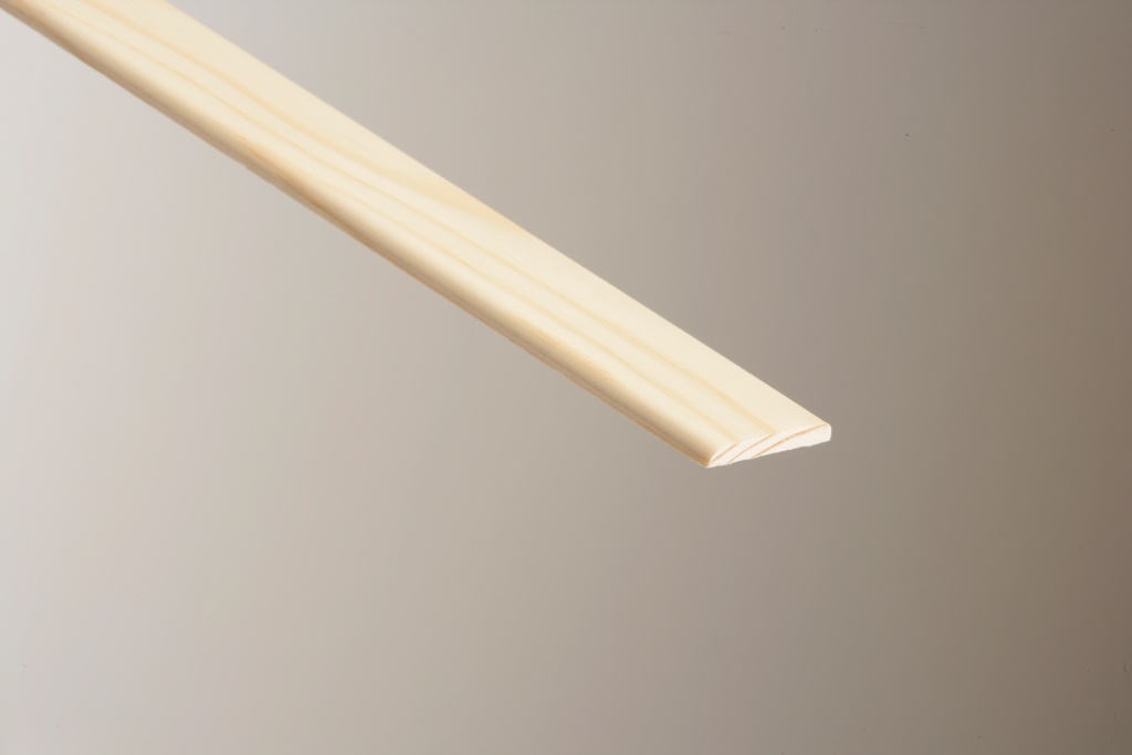 Cheshire Mouldings PSE Clear Pine D Mould 2400 x 18 x 6mm